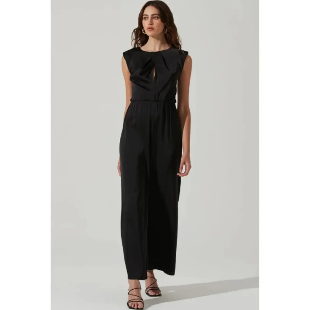 ASTR The Label Inverted Pleat Neck Sleeveless Wide Leg Jumpsuit Black Size S NWT